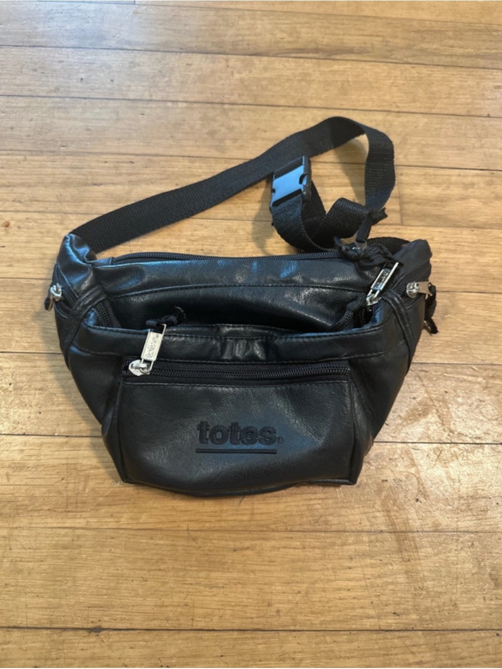 Totes 90s Fanny pack